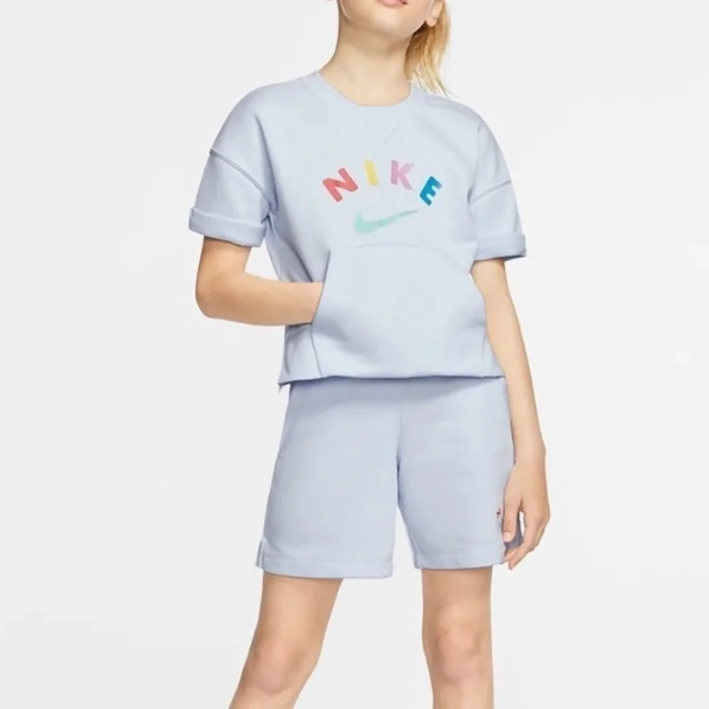 NIKE Kids Girls Cropped Short Sleeve Sweatshirt Size XL Short Sleeve Top